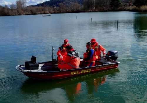 Übung auf dem Badesee Plüderhausen